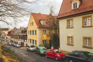 Bamberg / Almanya-2 / 1 / 19: Bamberg Eski Kasabası 'nda bir sokak. Bamberg, Yukarı Franconia 'da, Regnitz nehrinin kıyısında bir kasabadır.