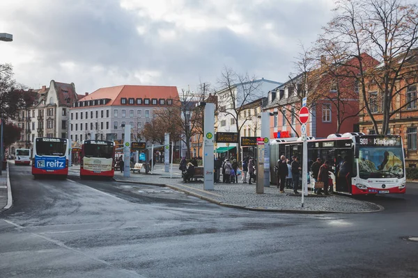 Bamberg Deutschland Menschen Steigen Zentralen Omnibusbahnhof Der Stadt Bamberg Die — Stockfoto