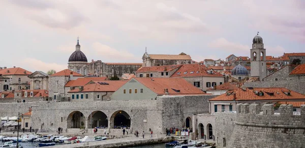 Dubrovnik, Hırvatistan Limanı ve Yaya Alışveriş Alanı