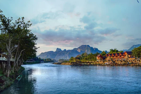 Vang Vieng Laos yılında Nam Song Nehri