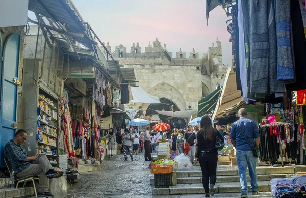 Damascus gate marktstraße in jerusalem, israel — Stockfoto