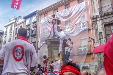 Adam Kas Bar Çeşme Pamplona İspanya Kadar Tırmanma
