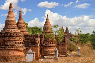 Stupas ve Pagodas Bagan Askerler gibi Dizilmiş