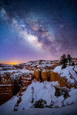  Bryce Kanyonu üzerinde Samanyolu, Utah, Amerika Birleşik Devletleri