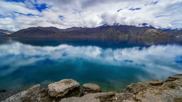 Timelapse Pangong Tso Lake Ladakh Jammu Kashmir India — стоковое видео