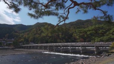 Sonbaharda Togetsukyo Köprüsü, Arashiyama, Kyoto, Japonya