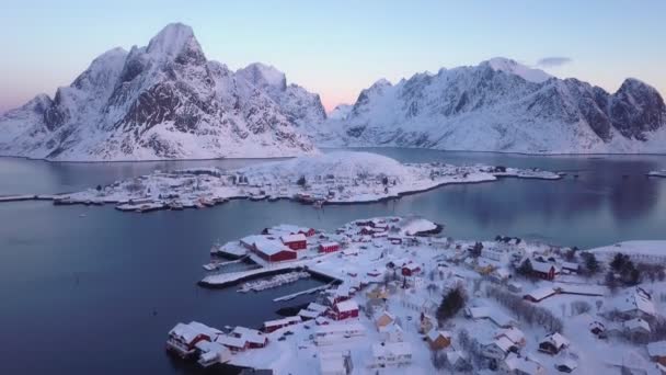 Avión Teledirigido Vista Aérea Vuela Reine Village Lofoten Noruega — Vídeo de stock