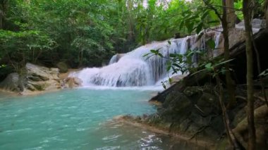 Erawan Şelalesi (dolly shot), Kanchanaburi, Tayland