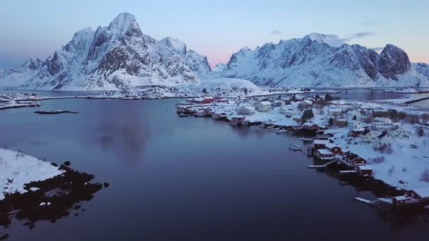 Αεροφωτογραφία Κηφήνας Πετούν Προς Reine Village Στις Νήσους Lofoten Νορβηγία — Αρχείο Βίντεο