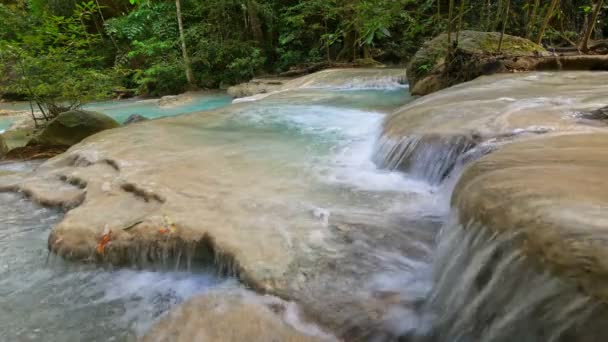 Cascade d'Erawan, Kanchanaburi, Thaïlande