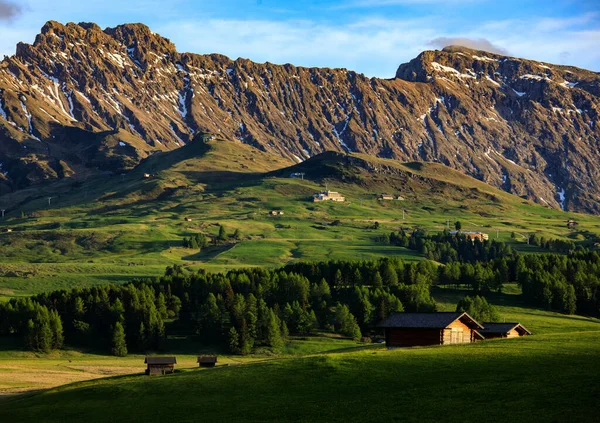 Seiser Alm Alpe Siusi Con Montaña Langkofel Amanecer Italia —  Fotos de Stock