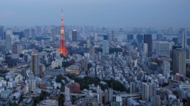 4K Zoom in Day to Night Timelapse of Tokyo City, Japonya