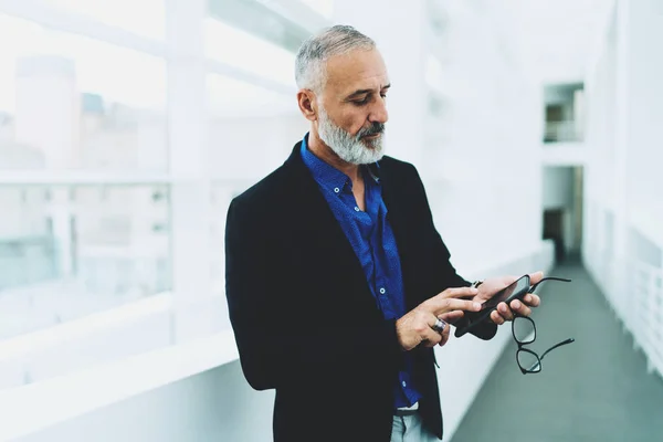Aged Bearded Man Wearing Smart Casual Clothes Typing Messages His — Stock Photo, Image