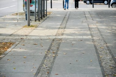Berlin Almanya 'nın şehir hayatı ve sokakları. BERLİN, GERÇEK - 19 Ağustos 2015