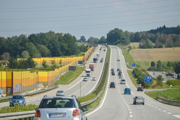 Autobahn niedaleko Plauen. Niemcy - 22 sierpnia 2015 — Zdjęcie stockowe