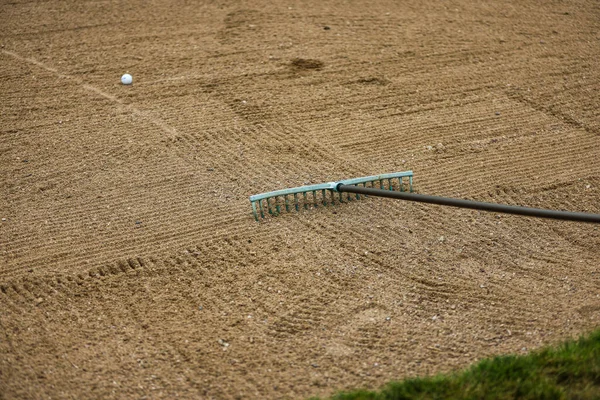 A jogar golfe. Campo de golfe — Fotografia de Stock