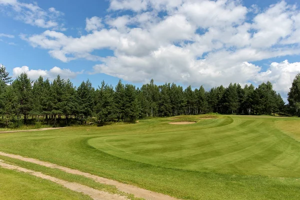 Estate paesaggio campo da golf panorama e sfondo — Foto Stock