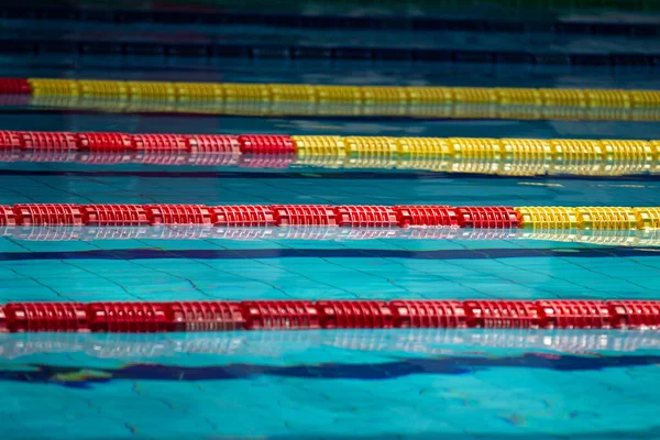 The Swimming pool and splitting paths — Stock Photo, Image