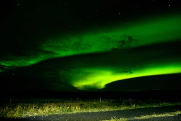 Erstaunliche Nordlichter Über Dem Isländischen Himmel Die Hellen Tanzenden Lichter — Stockfoto