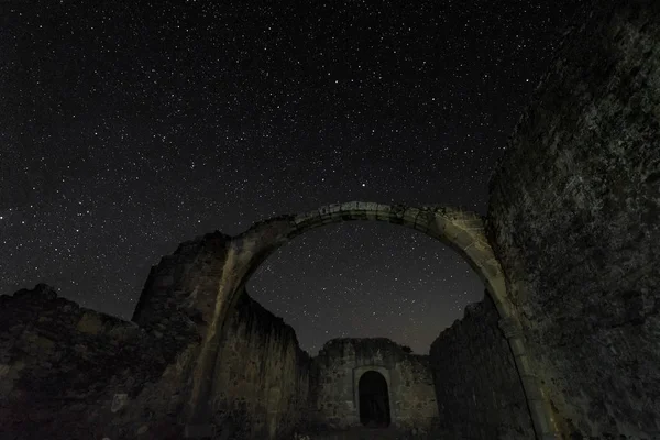 Fotografía Nocturna Las Ruinas Una Antigua Ermita Situada Cerca Del — Foto de Stock