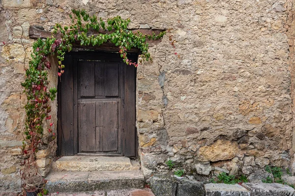Старая Маленькая Дверь Исторической Деревне Педраса Сеговия Испания — стоковое фото