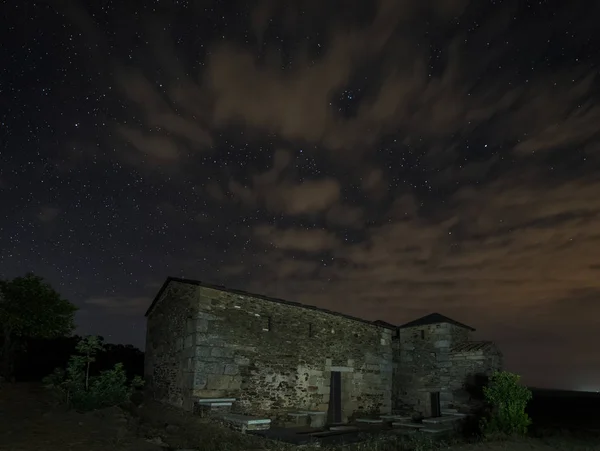 Paisaje Nocturno Con Basílica Visigoda Santa Lucía Del Trampal Acuescar — Foto de Stock