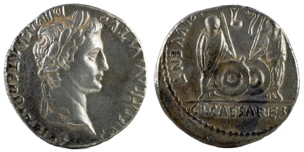 Antik Roma gümüş denarius'ların İmparator Augustus.