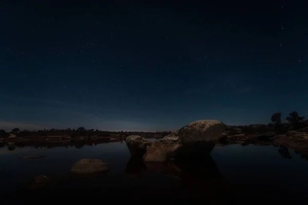 Nacht Landschap Met Maanlicht Het Natuurgebied Barruecos Extremadura Spanje — Stockfoto