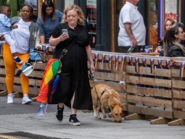 Glasgow 'un Onur Madalyası 19 Temmuz 2025. Glasgow, İskoçya sokaklarında. Kelvingrove Park 'tan başlayarak şehir merkezine gitti ve Barrowland Park' ta LGBTQ + insanları desteklemek için bitirdi. 
