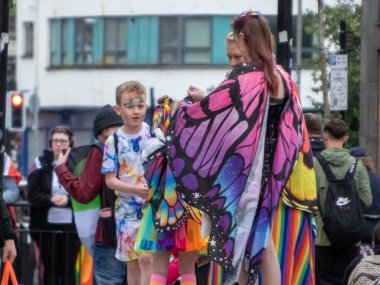 Glasgow 'un Onur Madalyası 19 Temmuz 2025. Glasgow, İskoçya sokaklarında. Kelvingrove Park 'tan başlayarak şehir merkezine gitti ve Barrowland Park' ta LGBTQ + insanları desteklemek için bitirdi. 