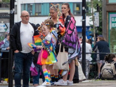 Glasgow 'un Onur Madalyası 19 Temmuz 2025. Glasgow, İskoçya sokaklarında. Kelvingrove Park 'tan başlayarak şehir merkezine gitti ve Barrowland Park' ta LGBTQ + insanları desteklemek için bitirdi. 