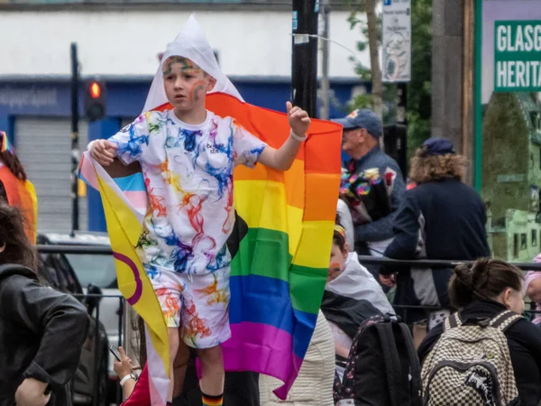 Glasgow 'un Onur Madalyası 19 Temmuz 2025. Glasgow, İskoçya sokaklarında. Kelvingrove Park 'tan başlayarak şehir merkezine gitti ve Barrowland Park' ta LGBTQ + insanları desteklemek için bitirdi. 