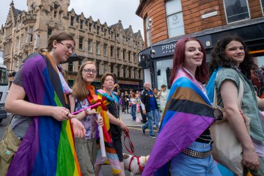 Glasgow 'un Onur Madalyası 19 Temmuz 2025. Glasgow, İskoçya sokaklarında. Kelvingrove Park 'tan başlayarak şehir merkezine gitti ve Barrowland Park' ta LGBTQ + insanları desteklemek için bitirdi..