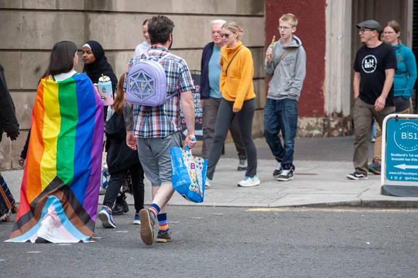 Glasgow 'un Onur Madalyası 19 Temmuz 2025. Glasgow, İskoçya sokaklarında. Kelvingrove Park 'tan başlayarak şehir merkezine gitti ve Barrowland Park' ta LGBTQ + insanları desteklemek için bitirdi..