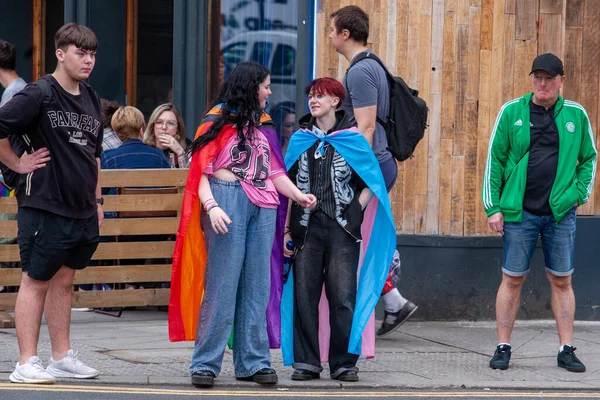 Glasgow 'un Onur Madalyası 19 Temmuz 2025. Glasgow, İskoçya sokaklarında. Kelvingrove Park 'tan başlayarak şehir merkezine gitti ve Barrowland Park' ta LGBTQ + insanları desteklemek için bitirdi..