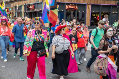 Glasgow 'un Onur Madalyası 19 Temmuz 2025. Glasgow, İskoçya sokaklarında. Kelvingrove Park 'tan başlayarak şehir merkezine gitti ve Barrowland Park' ta LGBTQ + insanları desteklemek için bitirdi..