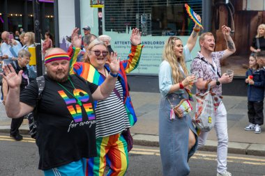 Glasgow 'un Onur Madalyası 19 Temmuz 2025. Glasgow, İskoçya sokaklarında. Kelvingrove Park 'tan başlayarak şehir merkezine gitti ve Barrowland Park' ta LGBTQ + insanları desteklemek için bitirdi..
