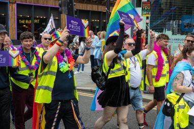 Glasgow 'un Onur Madalyası 19 Temmuz 2025. Glasgow, İskoçya sokaklarında. Kelvingrove Park 'tan başlayarak şehir merkezine gitti ve Barrowland Park' ta LGBTQ + insanları desteklemek için bitirdi..