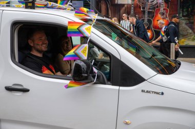 Glasgow 'un Onur Madalyası 19 Temmuz 2025. Glasgow, İskoçya sokaklarında. Kelvingrove Park 'tan başlayarak şehir merkezine gitti ve Barrowland Park' ta LGBTQ + insanları desteklemek için bitirdi..