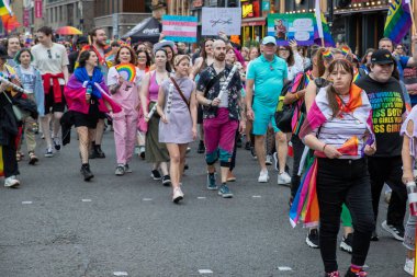 Glasgow 'un Onur Madalyası 19 Temmuz 2025. Glasgow, İskoçya sokaklarında. Kelvingrove Park 'tan başlayarak şehir merkezine gitti ve Barrowland Park' ta LGBTQ + insanları desteklemek için bitirdi..