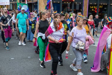 Glasgow 'un Onur Madalyası 19 Temmuz 2025. Glasgow, İskoçya sokaklarında. Kelvingrove Park 'tan başlayarak şehir merkezine gitti ve Barrowland Park' ta LGBTQ + insanları desteklemek için bitirdi..