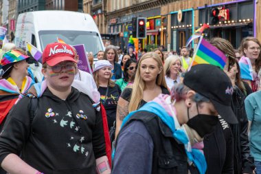 Glasgow 'un Onur Madalyası 19 Temmuz 2025. Glasgow, İskoçya sokaklarında. Kelvingrove Park 'tan başlayarak şehir merkezine gitti ve Barrowland Park' ta LGBTQ + insanları desteklemek için bitirdi..