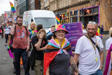 Glasgow 'un Onur Madalyası 19 Temmuz 2025. Glasgow, İskoçya sokaklarında. Kelvingrove Park 'tan başlayarak şehir merkezine gitti ve Barrowland Park' ta LGBTQ + insanları desteklemek için bitirdi..