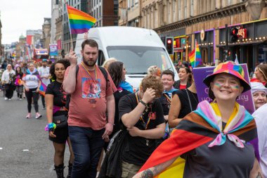 Glasgow 'un Onur Madalyası 19 Temmuz 2025. Glasgow, İskoçya sokaklarında. Kelvingrove Park 'tan başlayarak şehir merkezine gitti ve Barrowland Park' ta LGBTQ + insanları desteklemek için bitirdi..