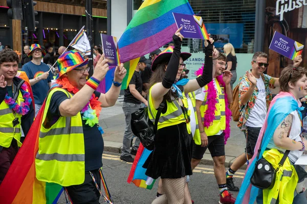 Glasgow 'un Onur Madalyası 19 Temmuz 2025. Glasgow, İskoçya sokaklarında. Kelvingrove Park 'tan başlayarak şehir merkezine gitti ve Barrowland Park' ta LGBTQ + insanları desteklemek için bitirdi..