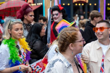 Glasgow 'un Onur Madalyası 19 Temmuz 2025. Glasgow, İskoçya sokaklarında. Kelvingrove Park 'tan başlayarak şehir merkezine gitti ve Barrowland Park' ta LGBTQ + insanları desteklemek için bitirdi. 