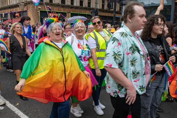 Glasgow 'un Onur Madalyası 19 Temmuz 2025. Glasgow, İskoçya sokaklarında. Kelvingrove Park 'tan başlayarak şehir merkezine gitti ve Barrowland Park' ta LGBTQ + insanları desteklemek için bitirdi. 