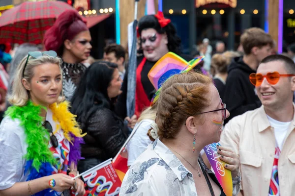 Glasgow 'un Onur Madalyası 19 Temmuz 2025. Glasgow, İskoçya sokaklarında. Kelvingrove Park 'tan başlayarak şehir merkezine gitti ve Barrowland Park' ta LGBTQ + insanları desteklemek için bitirdi. 