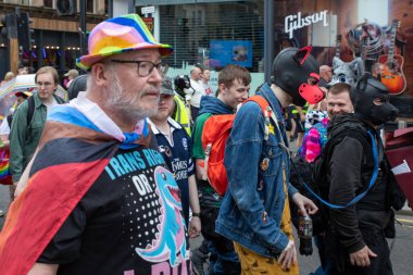 Glasgow 'un Onur Madalyası 19 Temmuz 2025. Glasgow, İskoçya sokaklarında. Kelvingrove Park 'tan başlayarak şehir merkezine gitti ve Barrowland Park' ta LGBTQ + insanları desteklemek için bitirdi. 