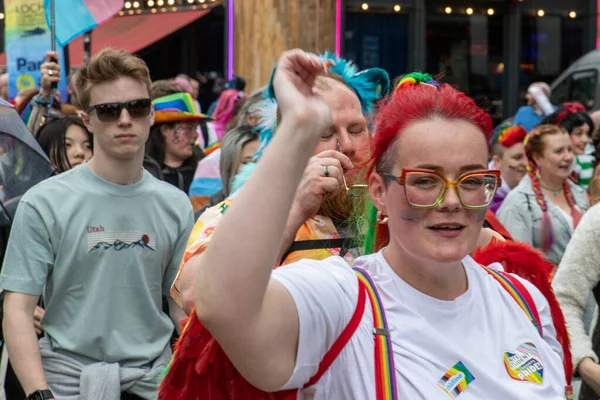 Glasgow 'un Onur Madalyası 19 Temmuz 2025. Glasgow, İskoçya sokaklarında. Kelvingrove Park 'tan başlayarak şehir merkezine gitti ve Barrowland Park' ta LGBTQ + insanları desteklemek için bitirdi. 